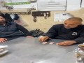 Kiedy założysz się z kumplem o kasę, ale on nie wie, że go wkręcasz
