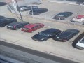 Mistrzyni kierownicy próbuje zaparkować tyłem