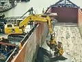 Operator nie zauważył swojego kolegi. A gościu obok stoi i się patrzy