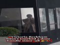 Dla niektórych otwieranie drzwi to ujma. Victoria Beckham w akcji